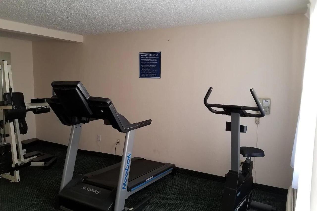 Sky-Palace Inn & Suites Wichita East Dış mekan fotoğraf