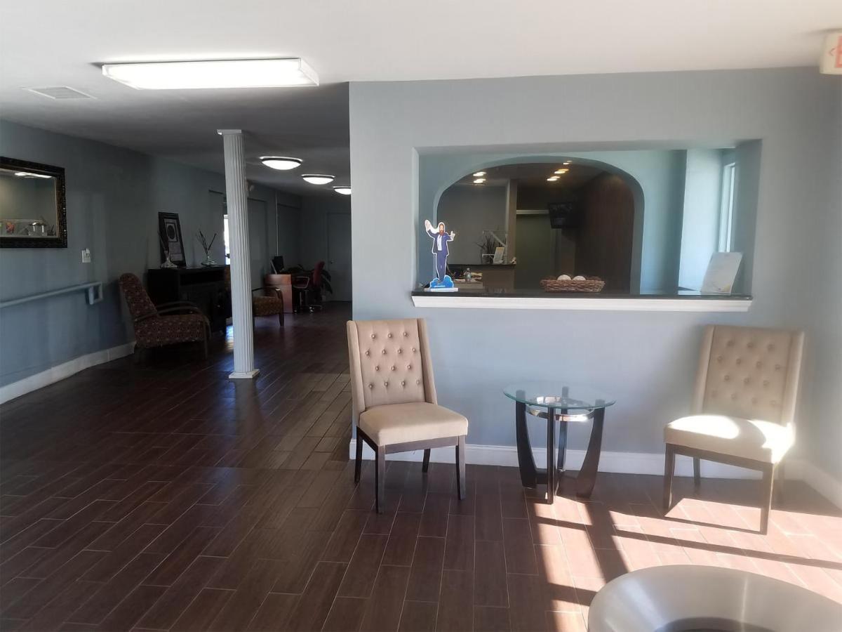 Sky-Palace Inn & Suites Wichita East Dış mekan fotoğraf