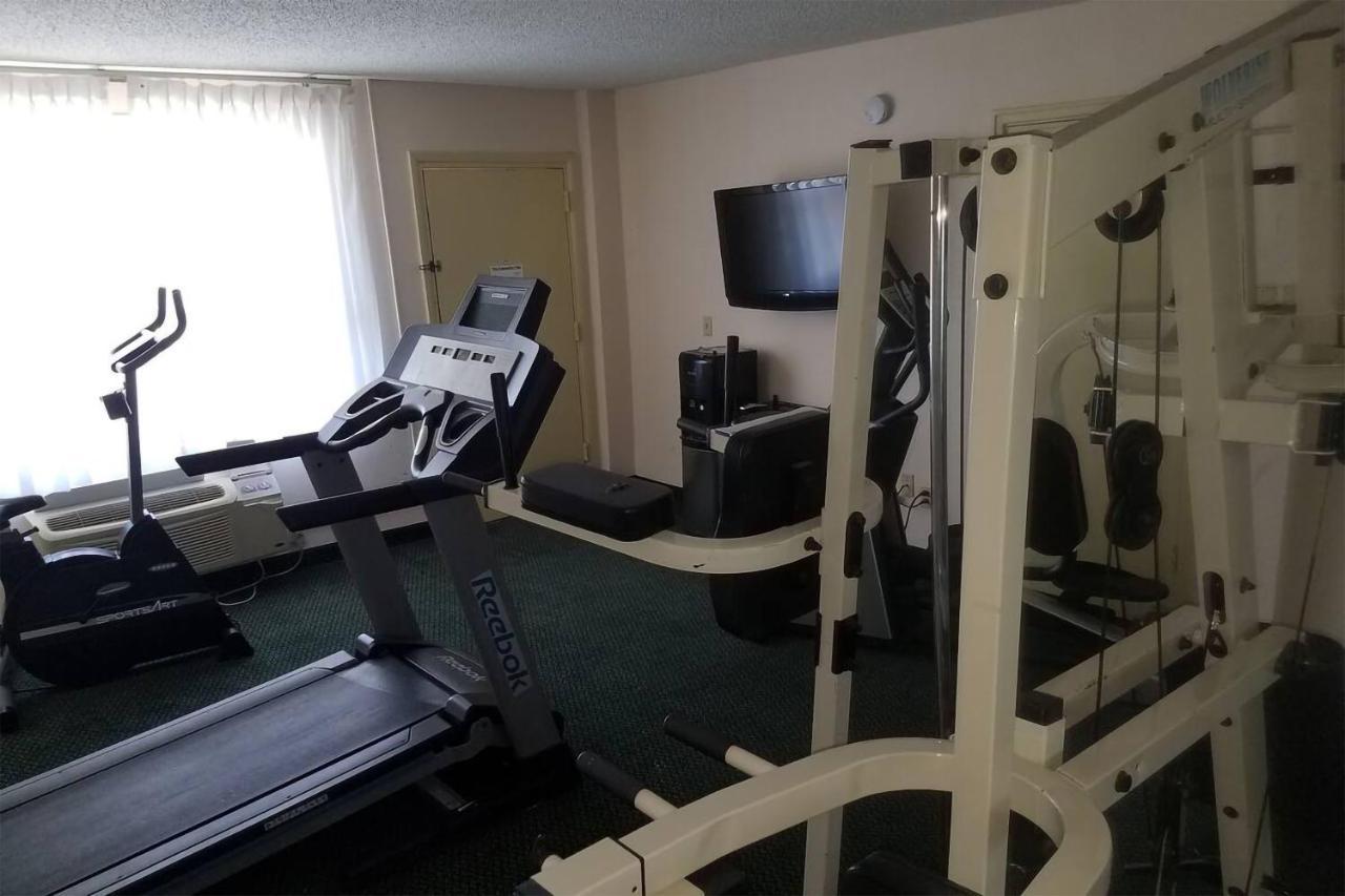 Sky-Palace Inn & Suites Wichita East Dış mekan fotoğraf