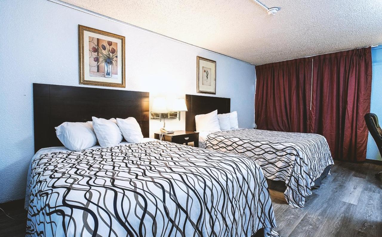 Sky-Palace Inn & Suites Wichita East Dış mekan fotoğraf