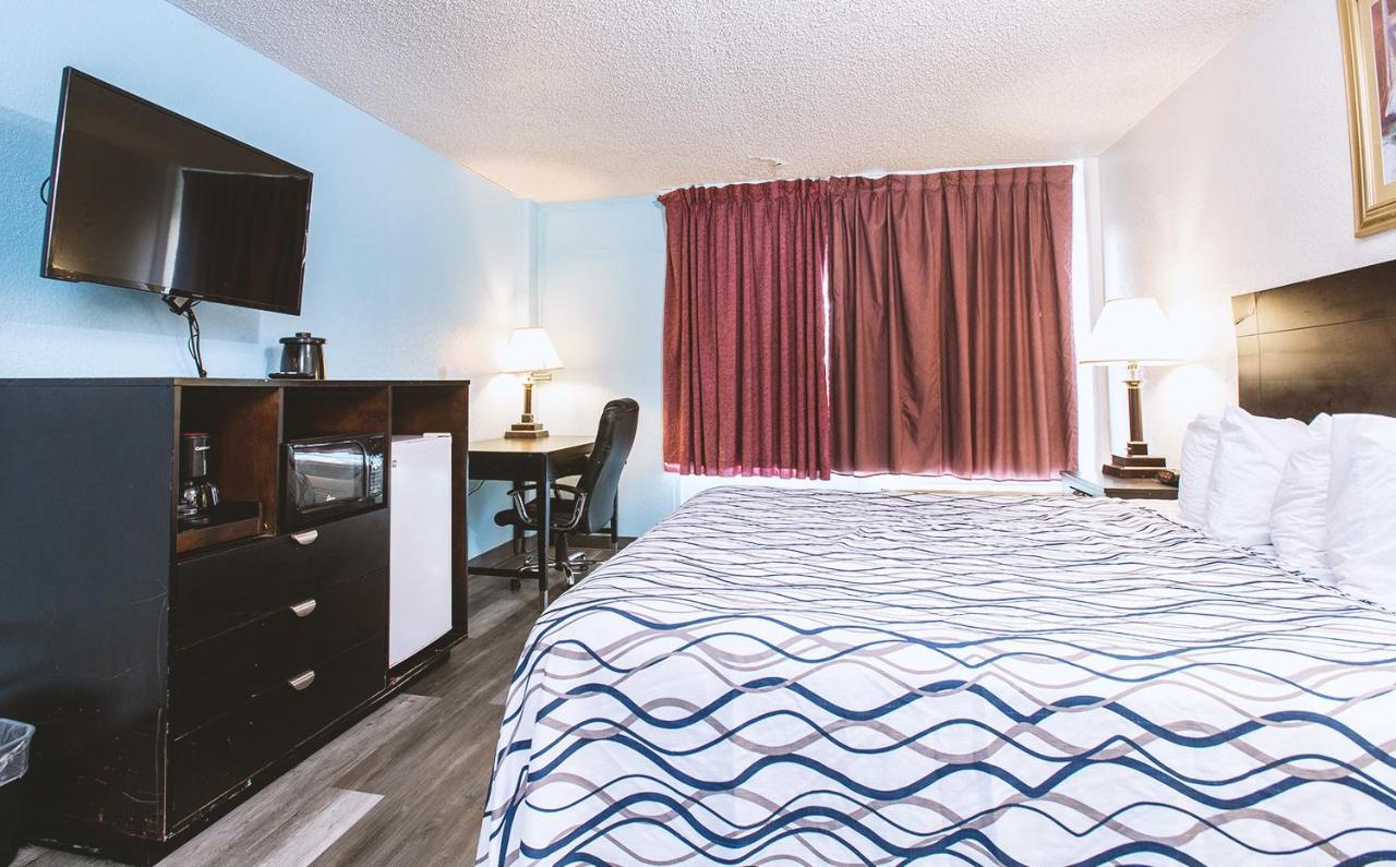 Sky-Palace Inn & Suites Wichita East Dış mekan fotoğraf